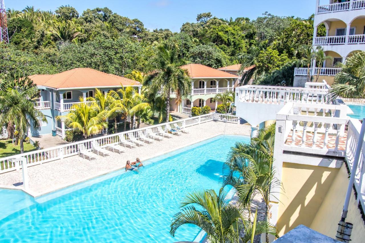 West End Dive Resort Exterior photo