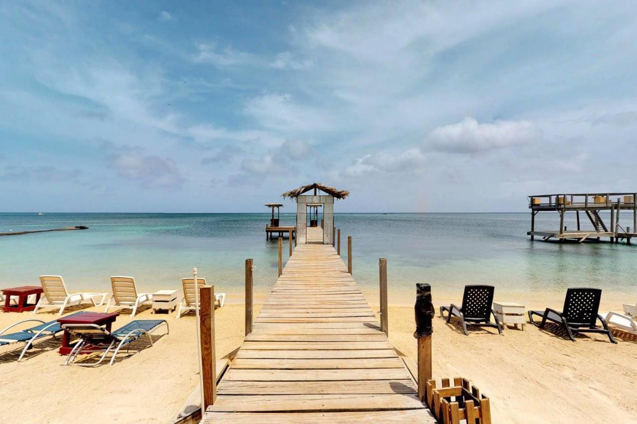 West End Dive Resort Exterior photo